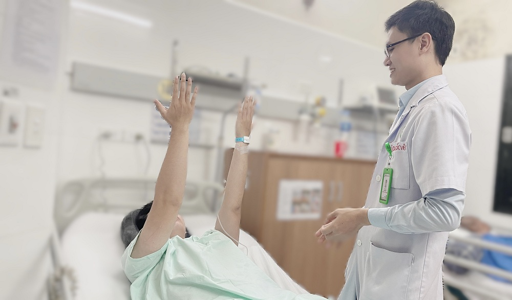 Bệnh viện Hữu nghị Việt Đức: Cứu sống bệnh nhân sau ca can thiệp hút huyết khối tĩnh mạch não hiếm gặp